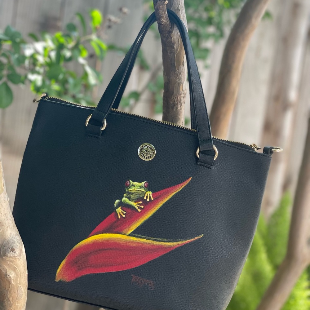 Lovely Anne Klein Tote with a Green Tree Frog on Bird of Paradise Art added